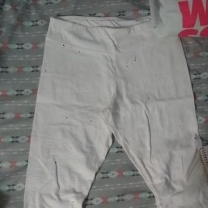 capri white black dots from camera